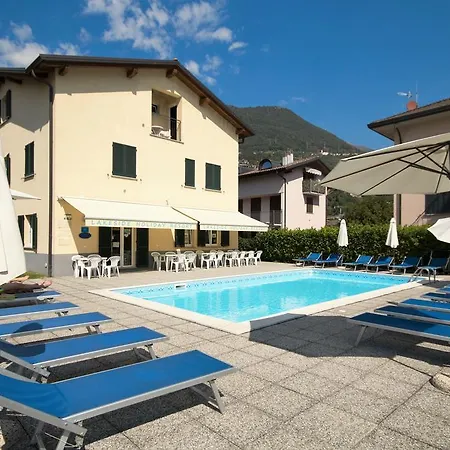 Aparthotel Lakeside *