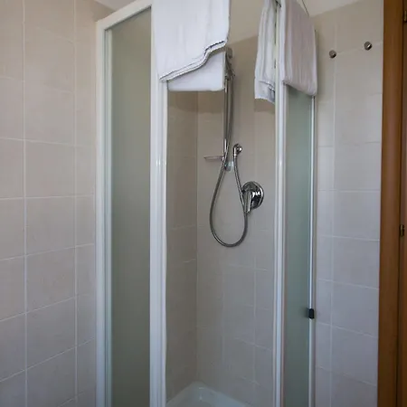Lakeside Aparthotel *