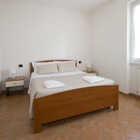 Lakeside Aparthotel 4*